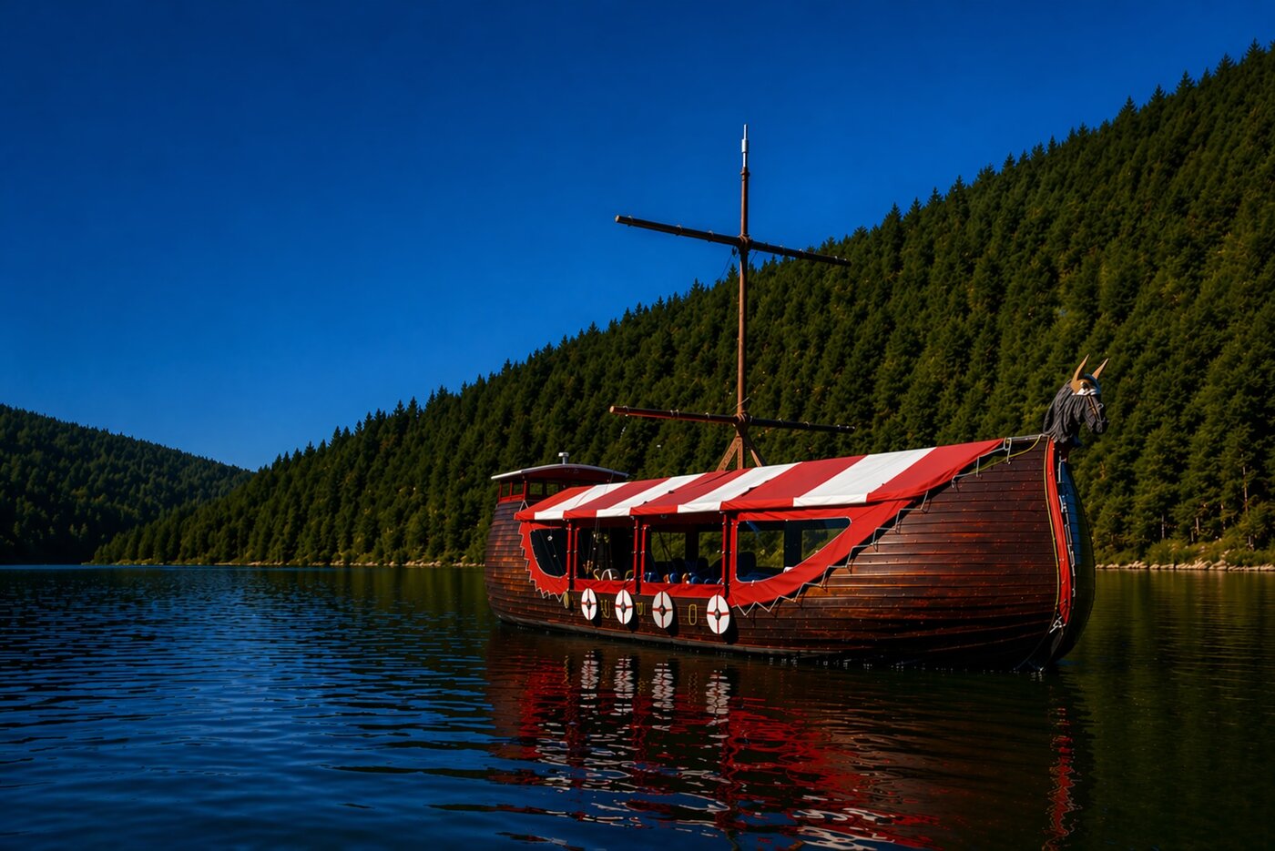 Wikingerboot auf dem Thüringer Meer